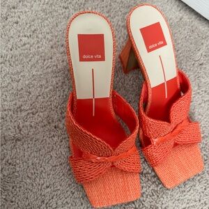 NWOT Dolce Vita Women's Vibrant Nitro Heels in Orange Raffia- size 7